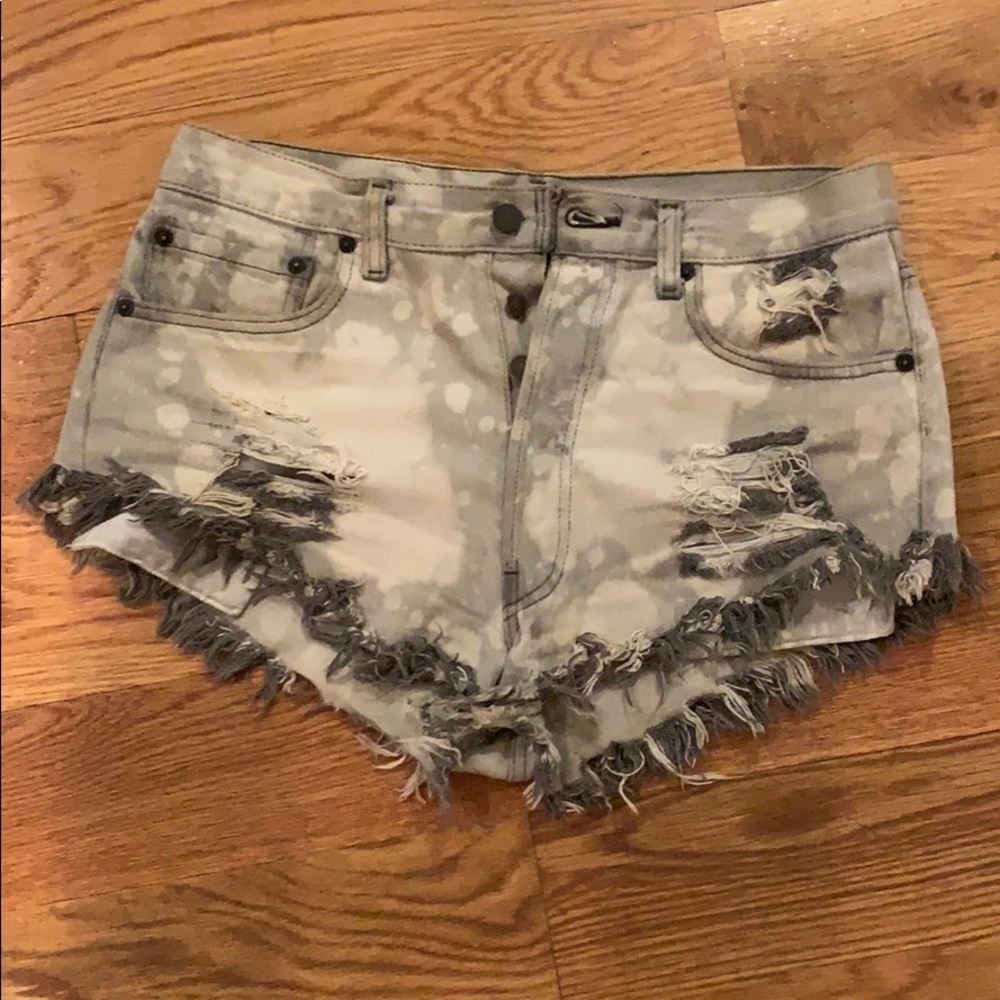 Levi’s grey vintage bleached shorts